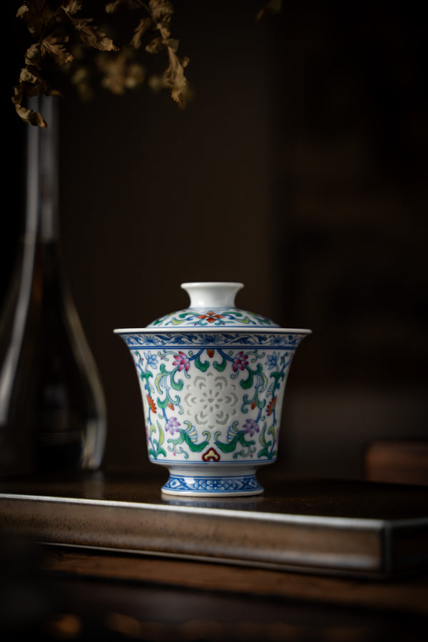 TENSI Kiln Doucai Twin-Hibiscus Lidded Tea Bowl