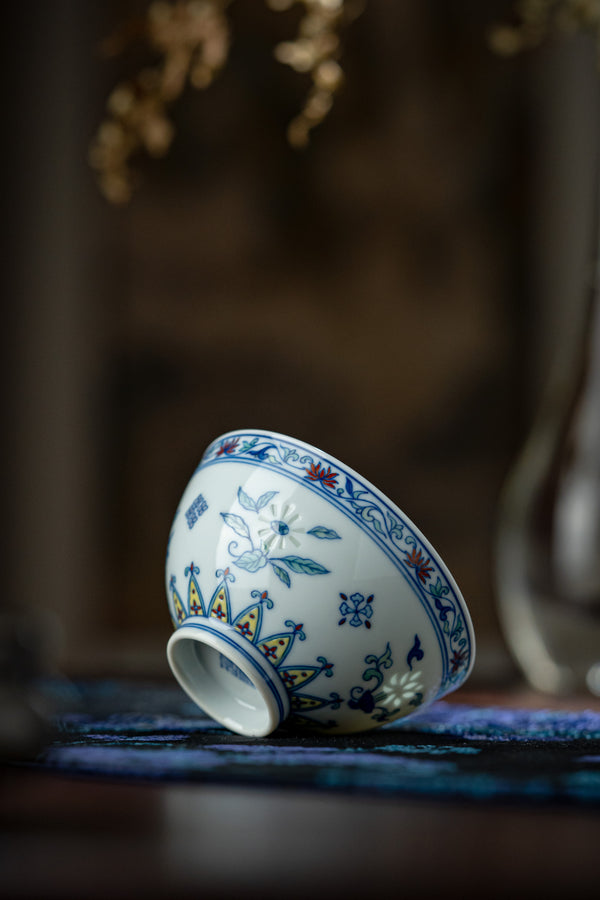 TENSI Kiln Doucai Floral 'Chicken Heart' Cup