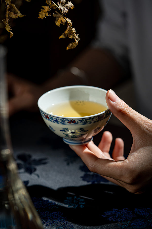 TENSI Kiln Doucai Floral 'Chicken Heart' Cup