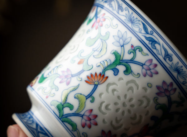 TENSI Kiln Doucai Twin-Hibiscus Lidded Tea Bowl