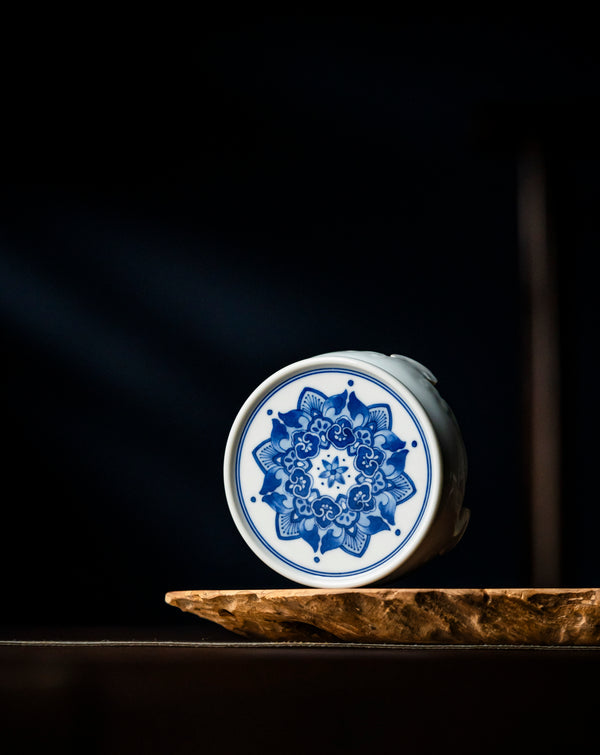 TENSI Kiln Treasure-Flower Motif Lid Rest